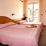 Adler 3* Alassio
